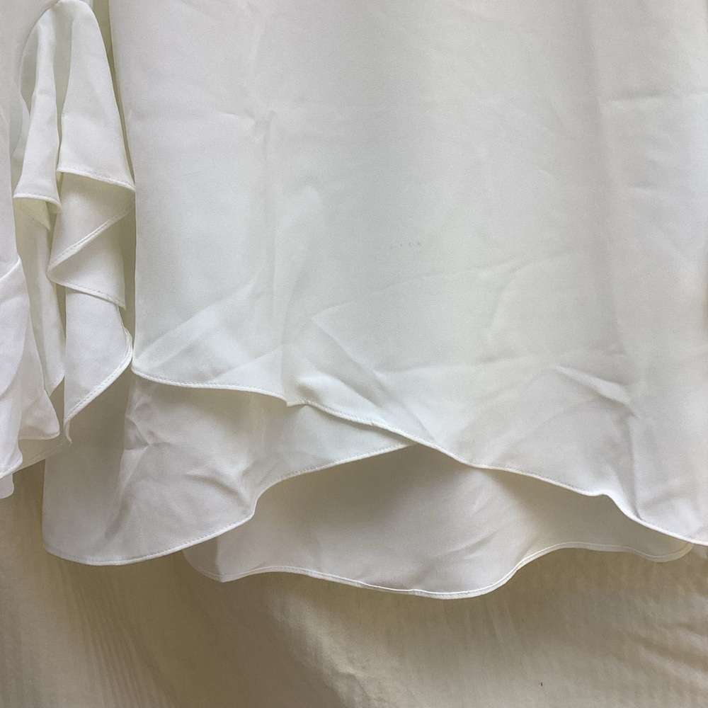 Vince Camuto NWT White V-Neck Ruffle Sleeve Blouse, size large - Picture 3 of 11